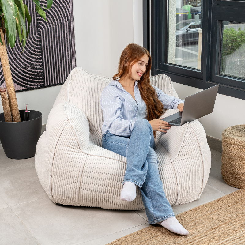 Pouf fauteuil en velours côtelé
