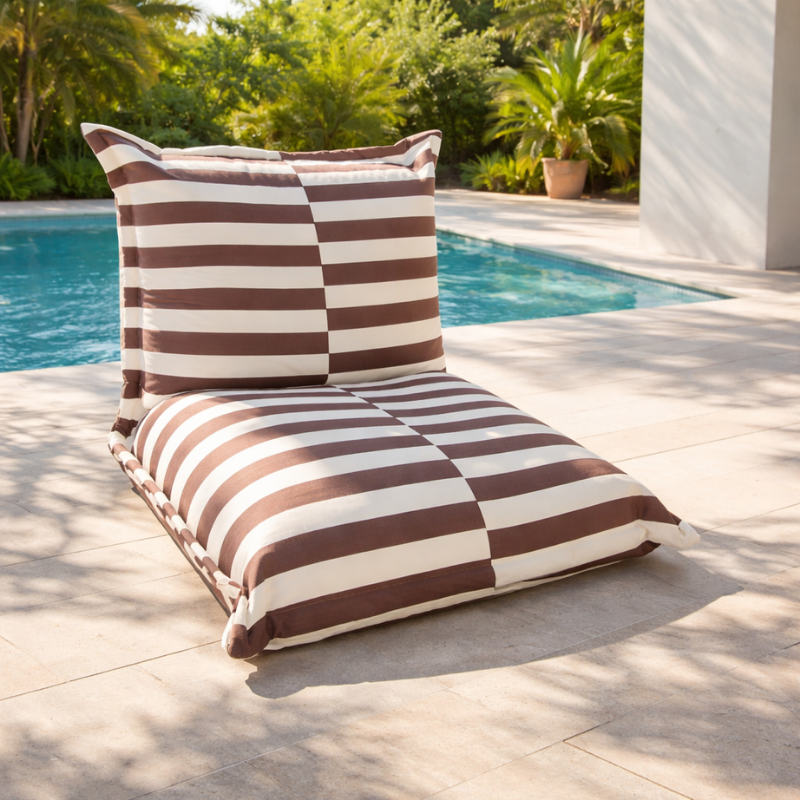 Pouf extérieur à rayures